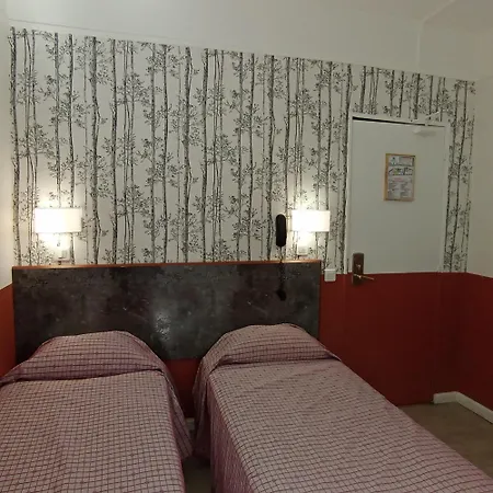 Caulaincourt Montmartre By Hiphophostels Hostel Paříž