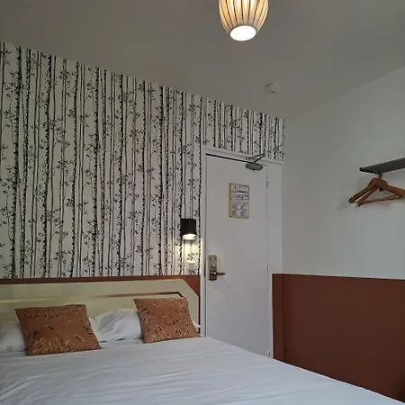 Caulaincourt Montmartre By Hiphophostels Hostel