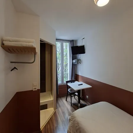 Caulaincourt Montmartre By Hiphophostels *