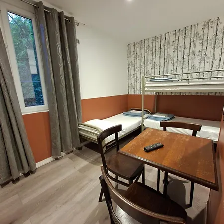 Caulaincourt Montmartre By Hiphophostels Παρίσι