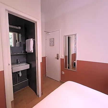 Caulaincourt Montmartre By Hiphophostels Hostel