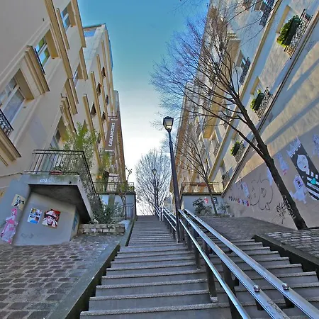 Hostel Caulaincourt Montmartre By Hiphophostels